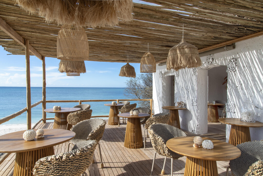 Fanjove island, view of the restaurant