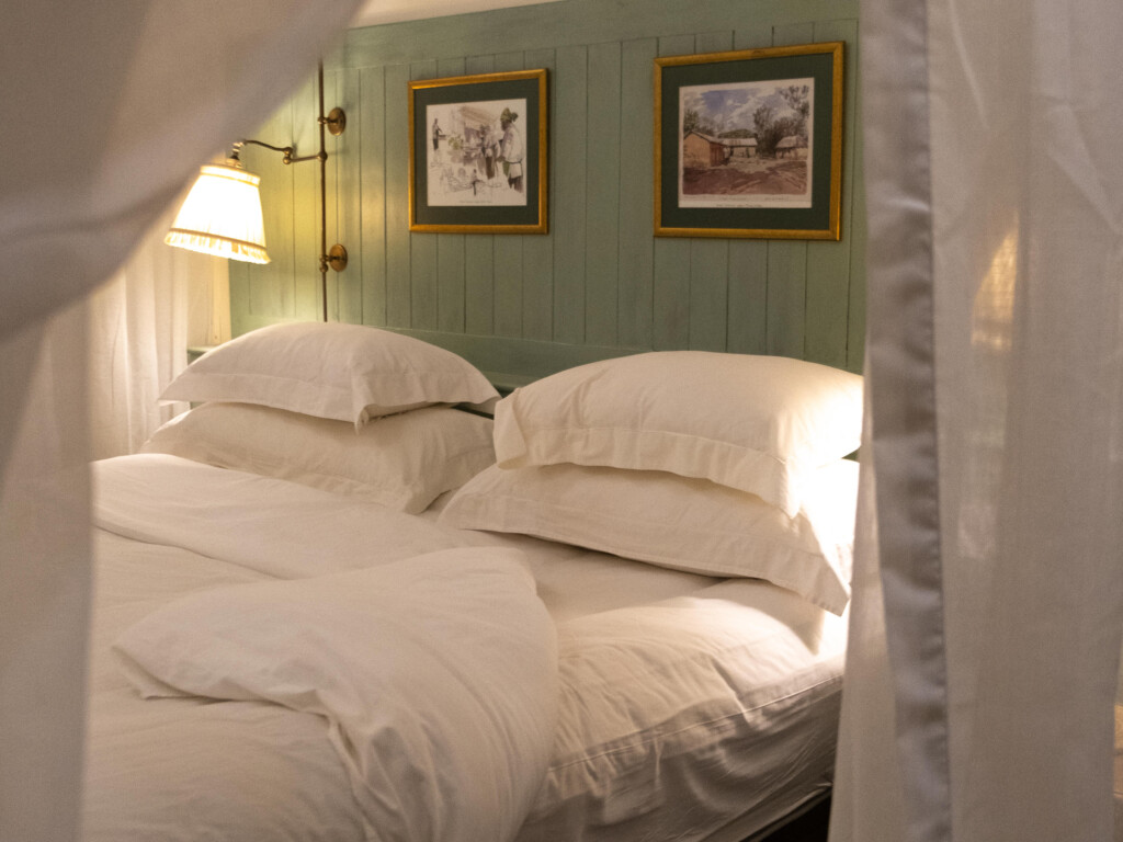 Gibb's-Farm-Ngorongoro-Carter-Tanzania-accomodation-room-interior