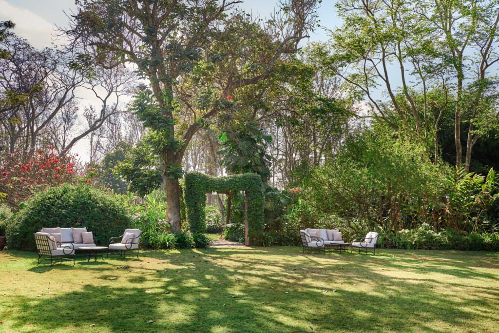 Legendary-Lodge-safari-Arusha-Tanzania-lodge-gardens