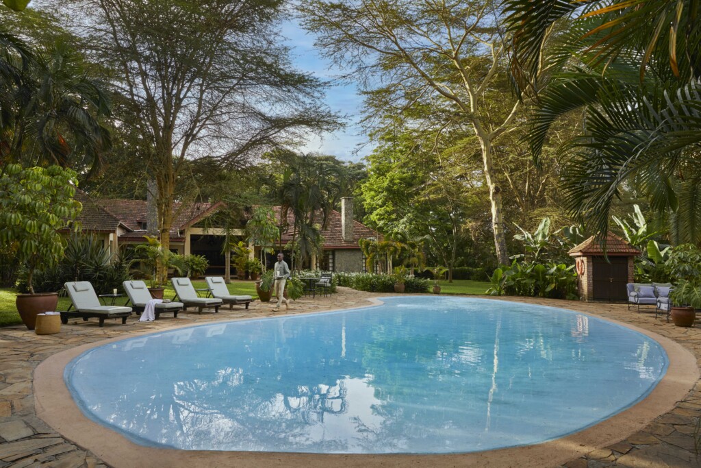 Legendary-Lodge-safari-Arusha-Tanzania-lodge-swimming pool