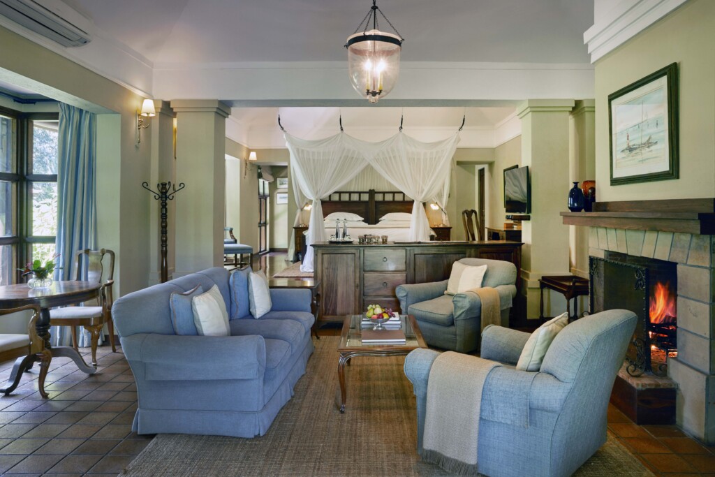 Legendary-Lodge-safari-Arusha-Tanzania-lodge-room-interior