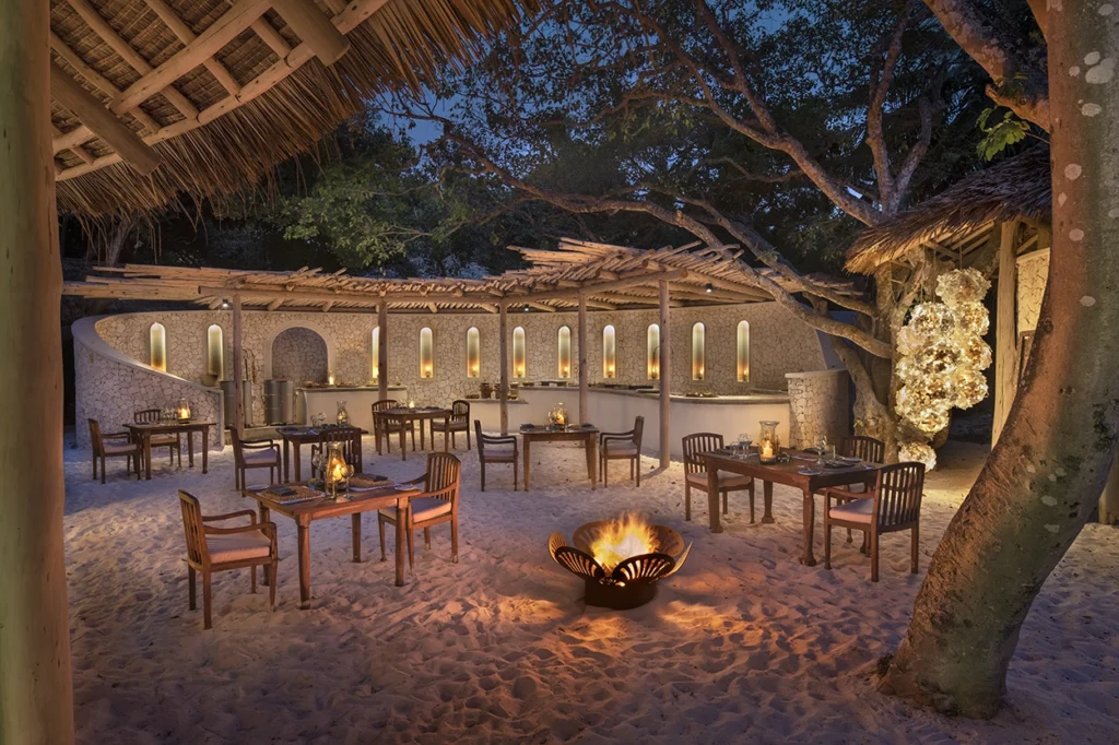 andBeyond-Mnemba-Island-Lodge-Zanzibar-Tanzania-dining area