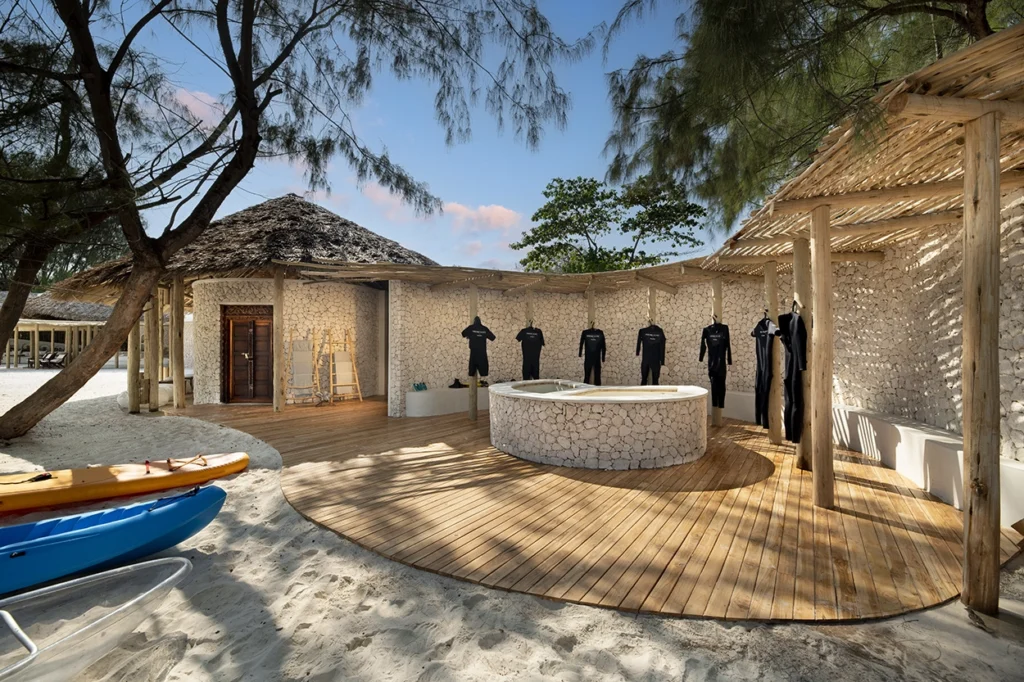 andBeyond-Mnemba-Island-Lodge-Zanzibar-Tanzania-beach-scuba-diving-centre