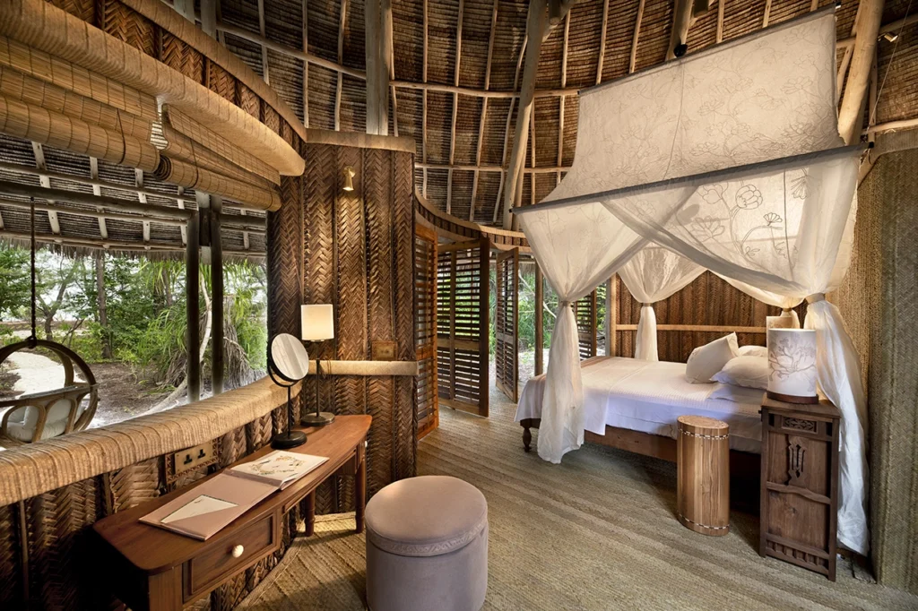 Zanzibar-Mnemba-Island-accomodation-bedroom
