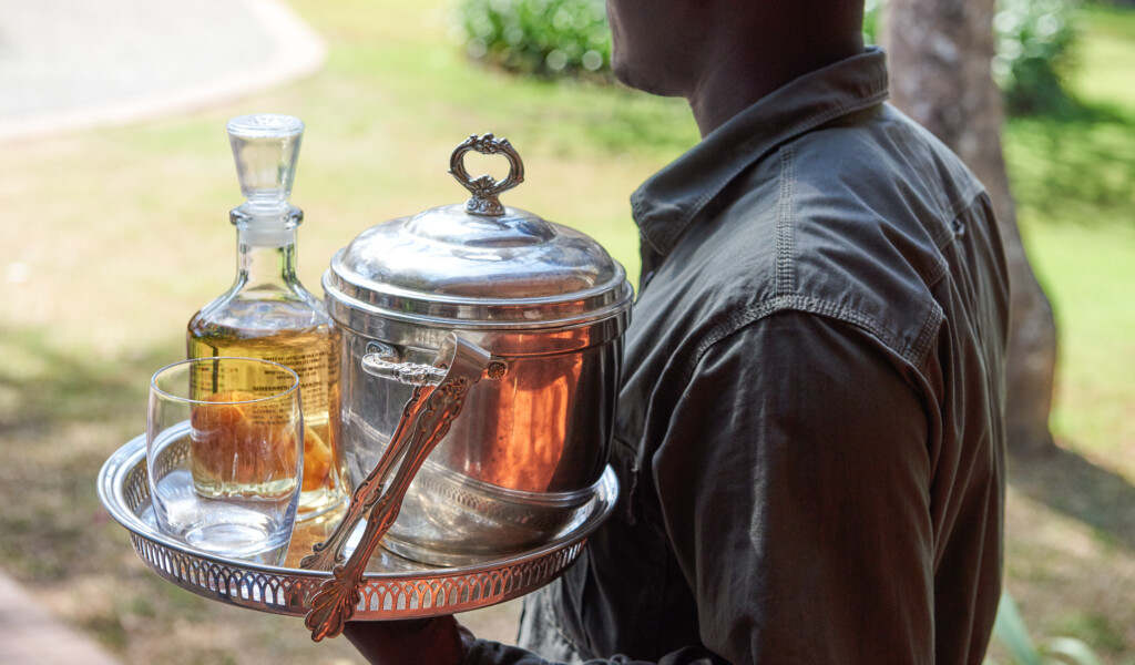 Legendary-Lodge-accomodation-safari-Arusha-Tanzania-cocktails