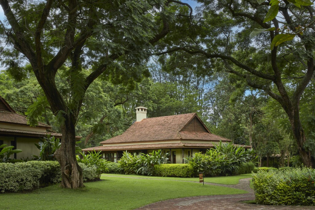Legendary-Lodge-safari-Arusha-Tanzania-lodge-room-exterior